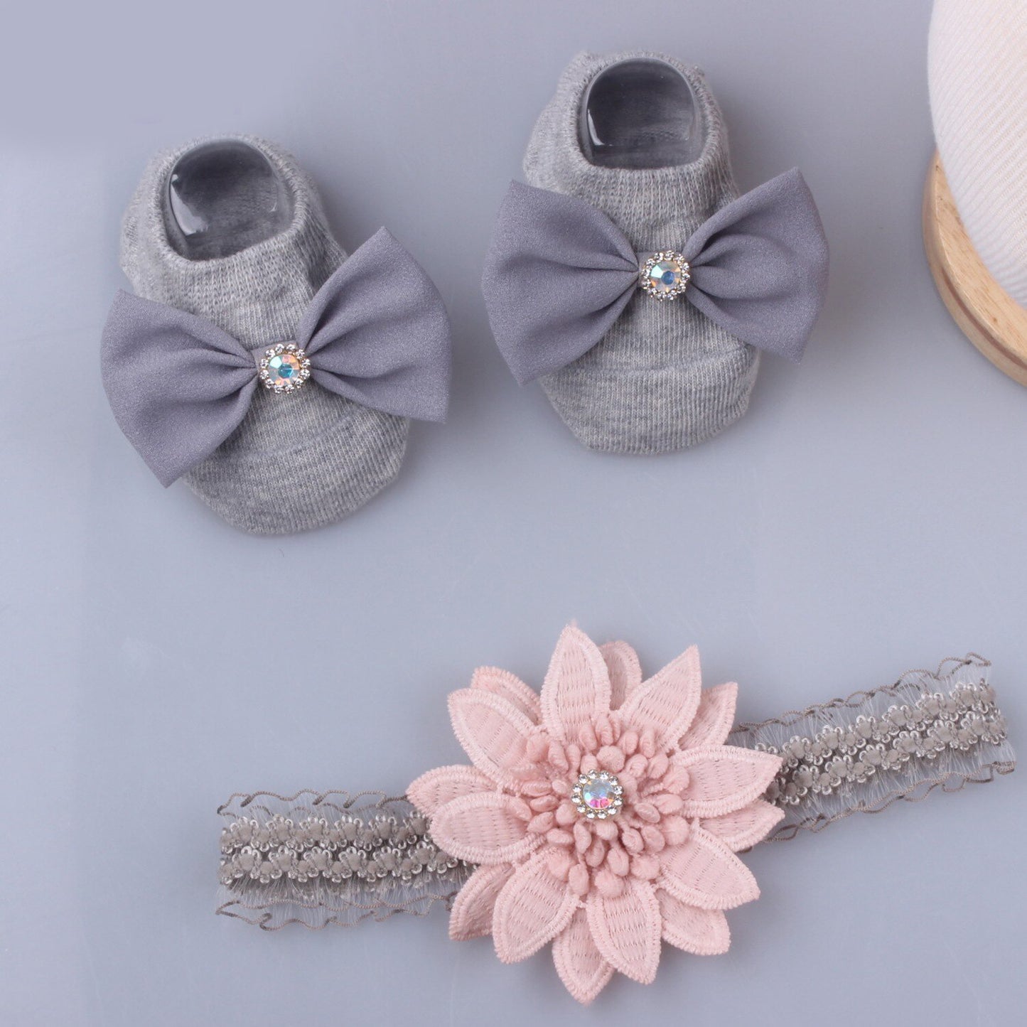 Kacie Lovely Pearl Bows